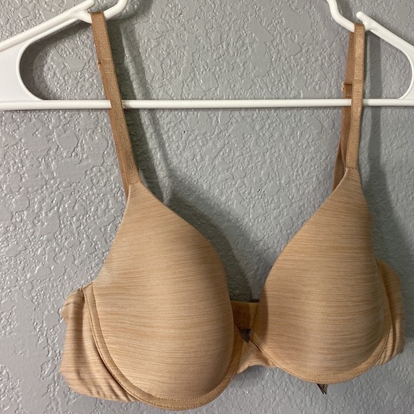 Victoria’s Secret Uplift Semi Demi Nude Bra - Picture 4 of 15